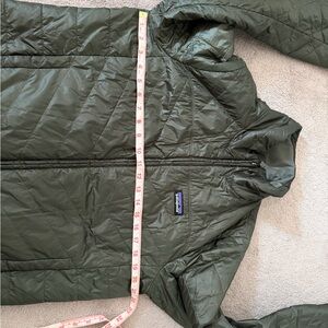 Patagonia Women's Jacket in Dark Green with Logo
